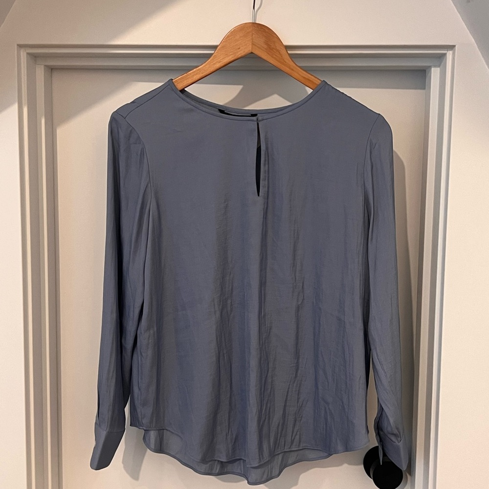 Banana Republic Blue Long Sleeve Blouse NWT Size Medium Petite